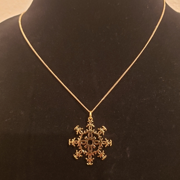 💖100% Authentic CHANEL Limited Edition Charm with unbranded Necklace - Picture 3 of 10